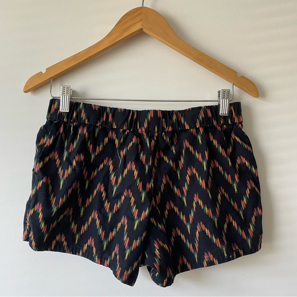 Ecote 100% Cotton Elastic Band Chevron Print Shorts - Picture 2 of 8